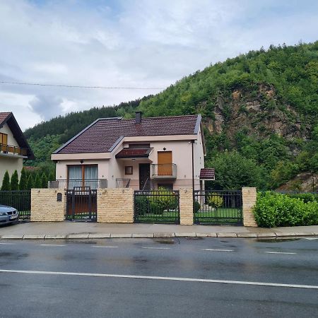 Apartmani Minjevic 비옐로폴레 외부 사진
