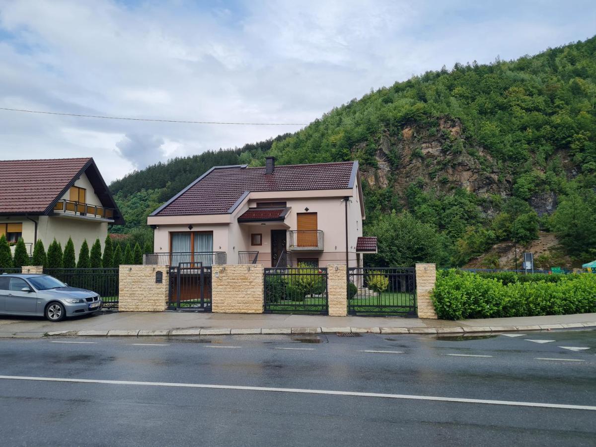 Apartmani Minjevic 비옐로폴레 외부 사진